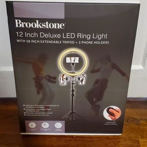 BROOKSTONE 12 IN‎ Deluxe LED Ring Light